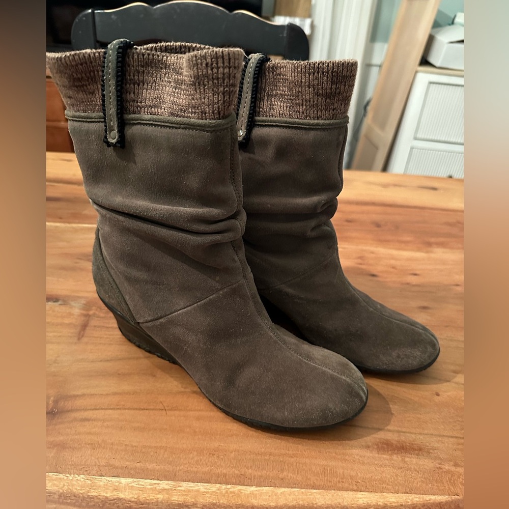 Merrell Lily Gray Vibram Slouchy Ankle Boot